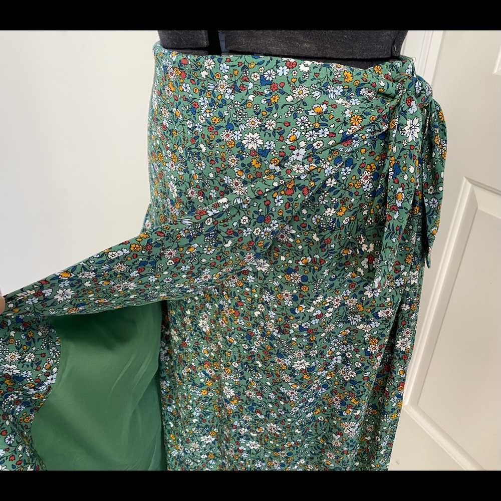 NWT Sz 12 Ann Taylor FAUX Wrap MIDI Skirt Lined Green  DITSY Floral Print Zip Up